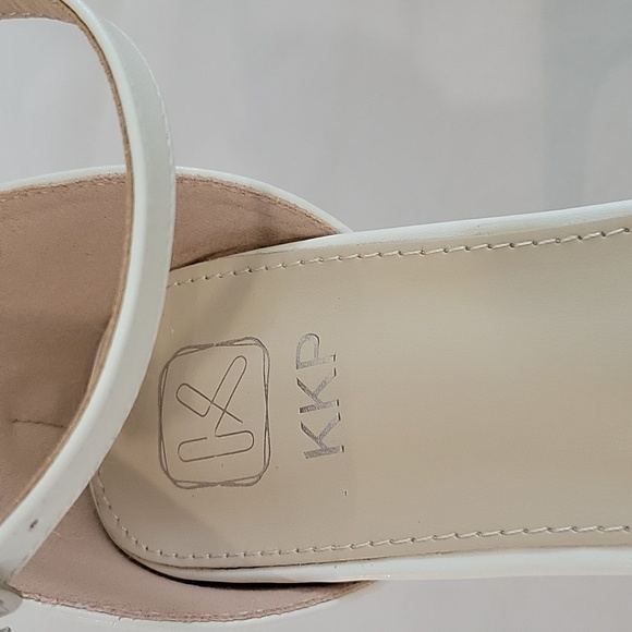 Women's Sandals Open toe and closed heel Beige color - Picture 4 of 14